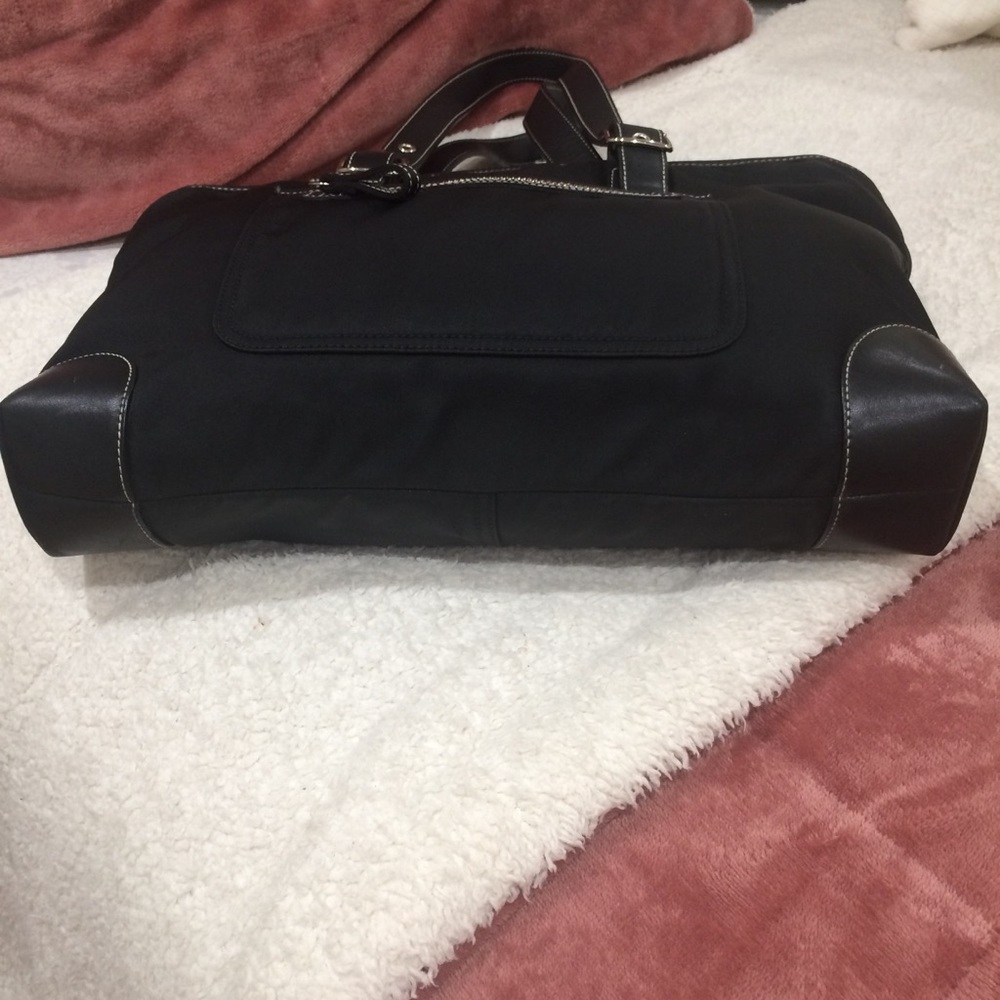 Coach bag 💯% authentic!! - Picture 5 of 13